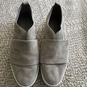 Vince Women's Wallace Slip On Shoe Sz 8.5 Platform Sneaker Gray Taupe Leather